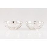 A pair of bowlsPortuguese silver Pierced hearts decoration Boar hallmark 833/1000 (1938-1984) and