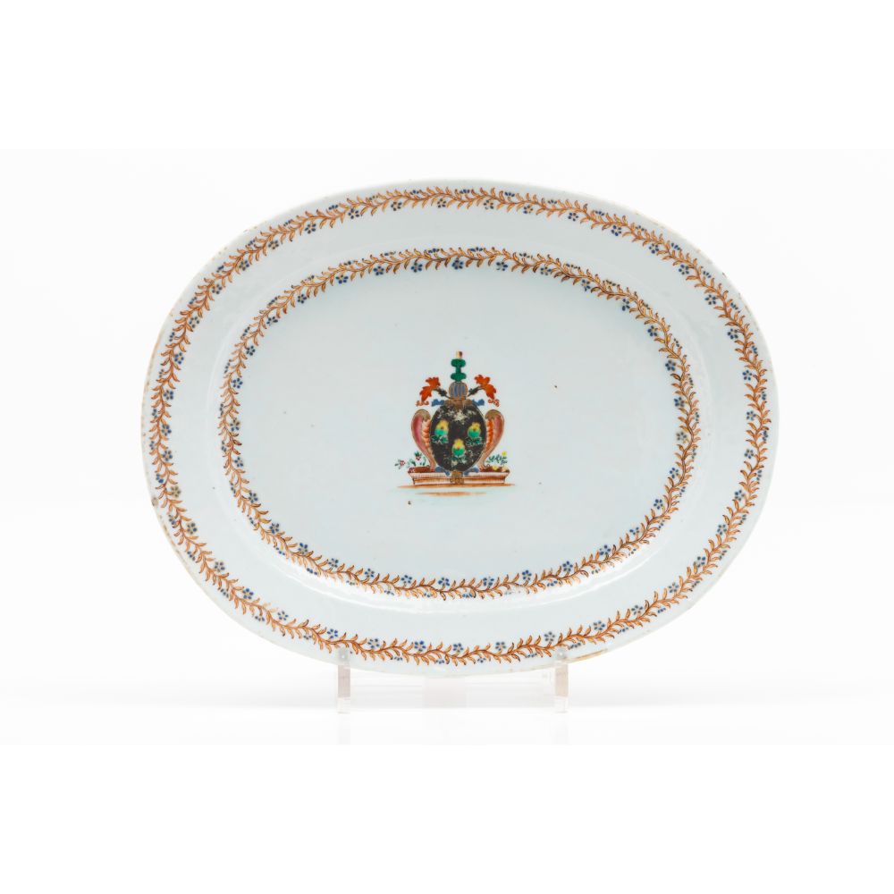 An armorial serving platter - Image 2 of 3