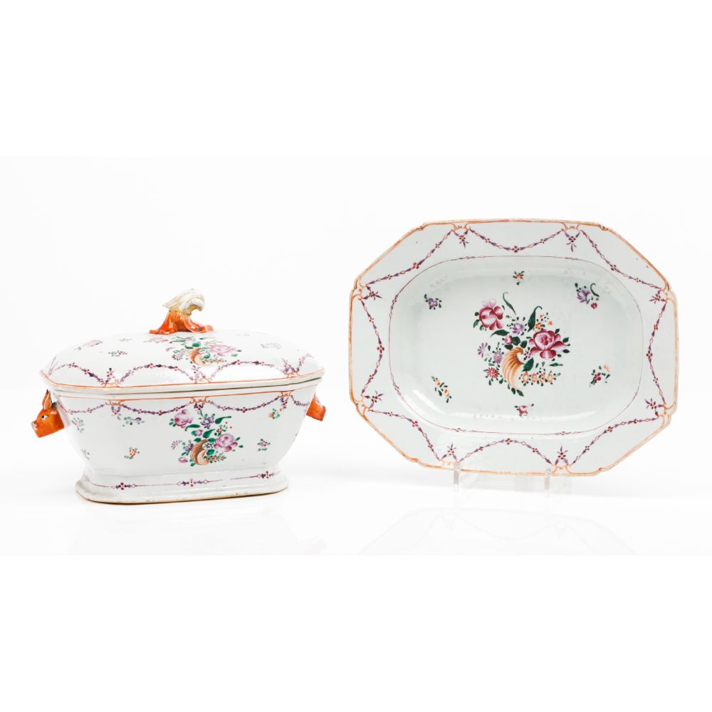 A tureen with cover and tray