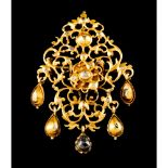 A Sequille pendant / brooch