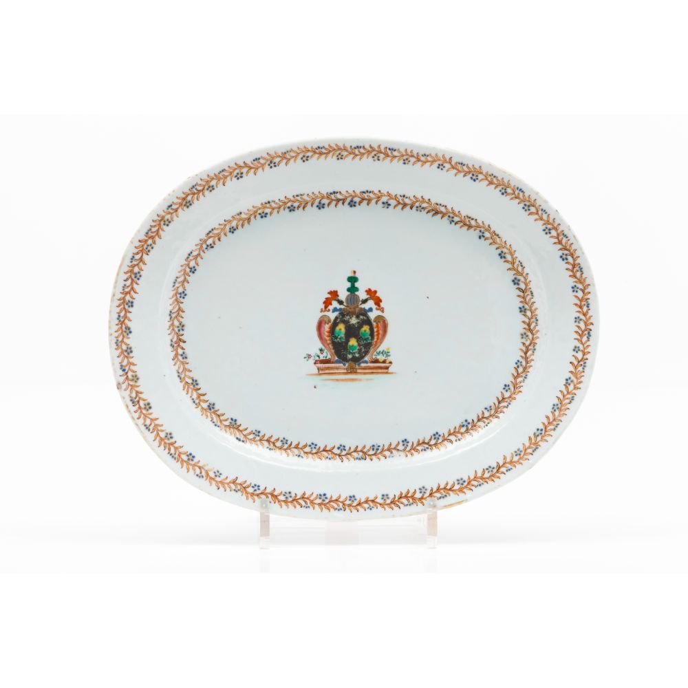 An armorial serving platter - Image 3 of 3