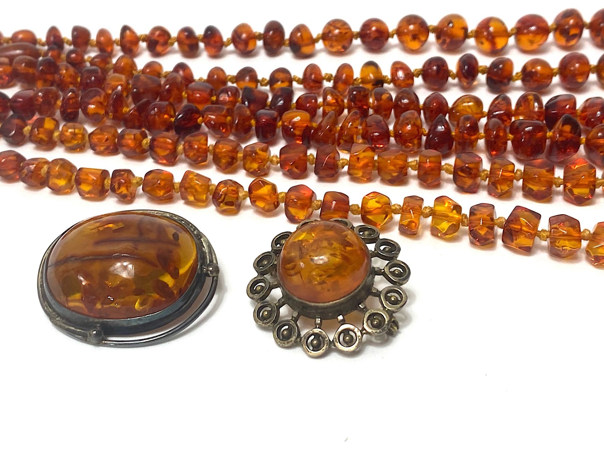 Mixed lot of amber jewelry - Image 2 of 4