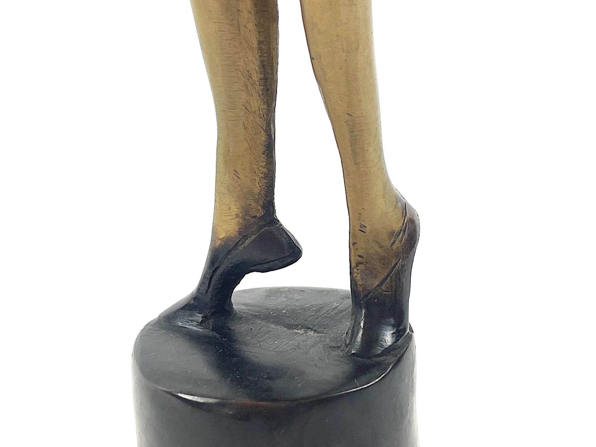 Bronze 'Frau mit Schwingen' - Bild 14 aus 15