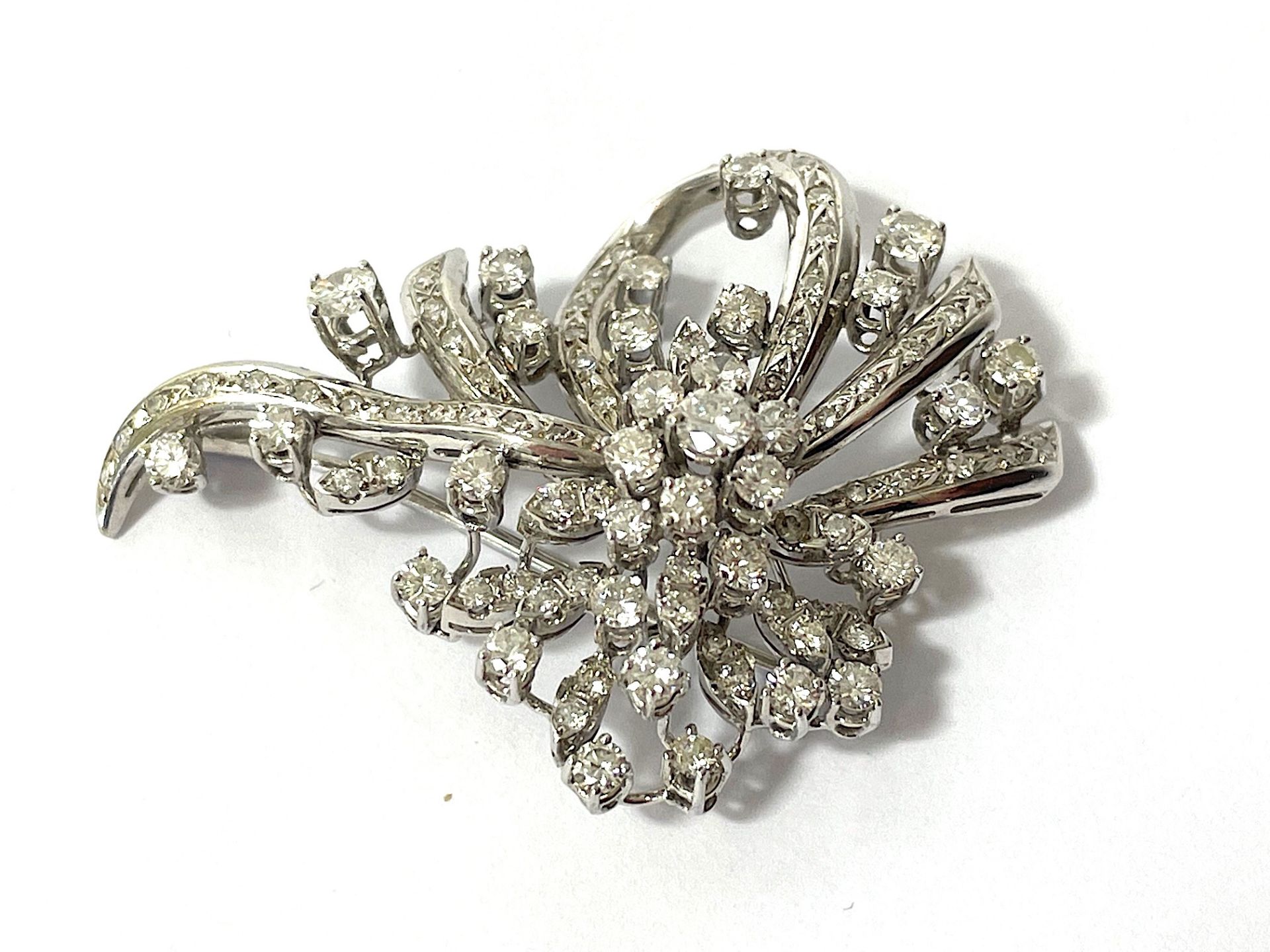 Diamond brooch  - Image 3 of 7