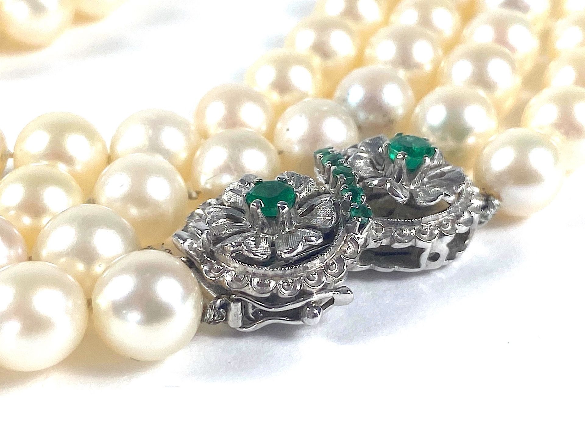 Perlenkette und-armband mit Smaragd-Weißgold-Schließe - Bild 2 aus 4