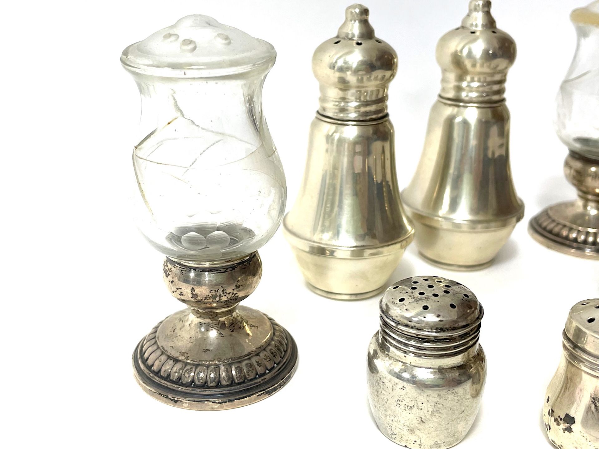 40 pairs of salt/pepper and spice shakers, - Image 17 of 88