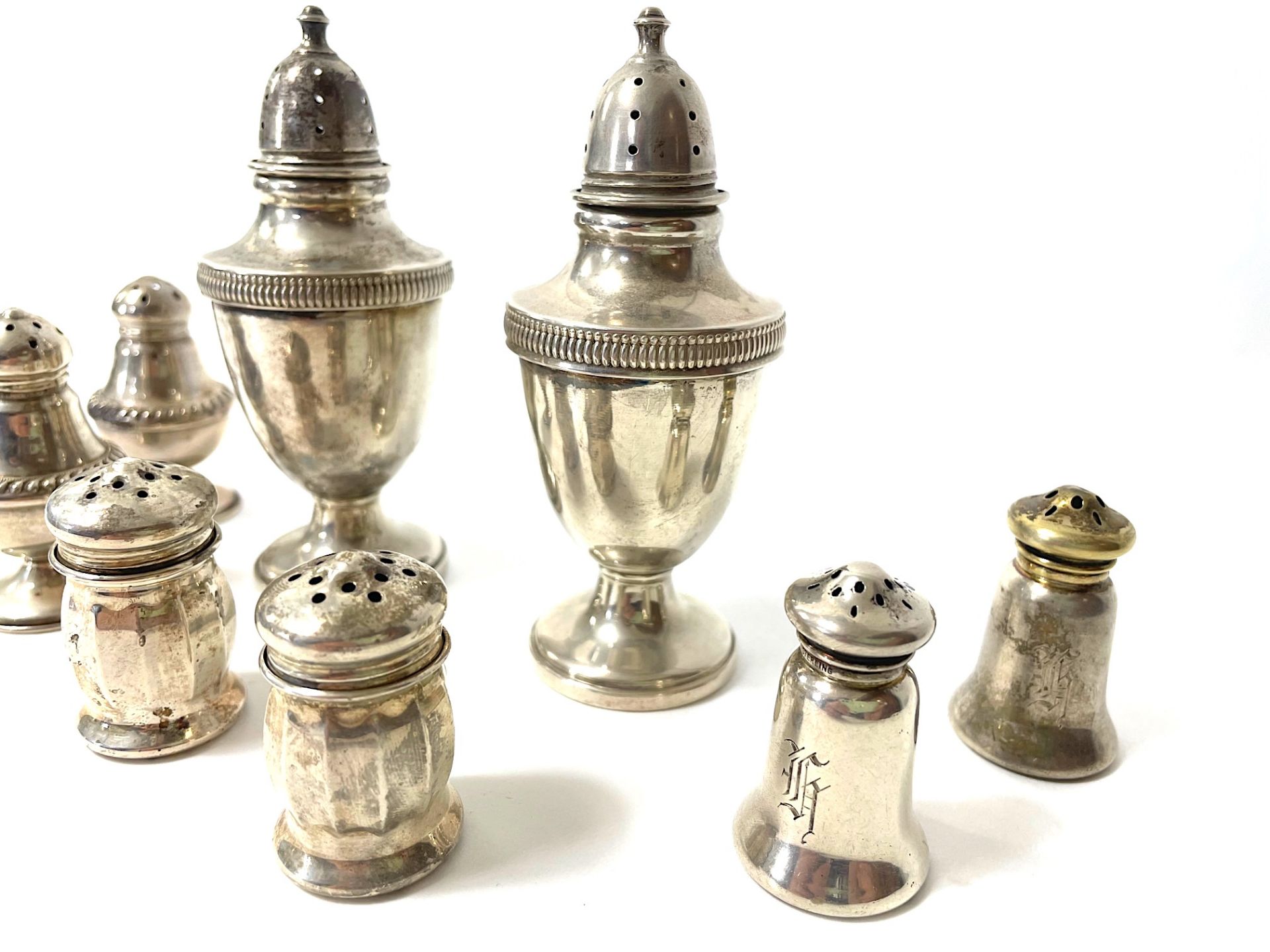 40 pairs of salt/pepper and spice shakers, - Image 9 of 88