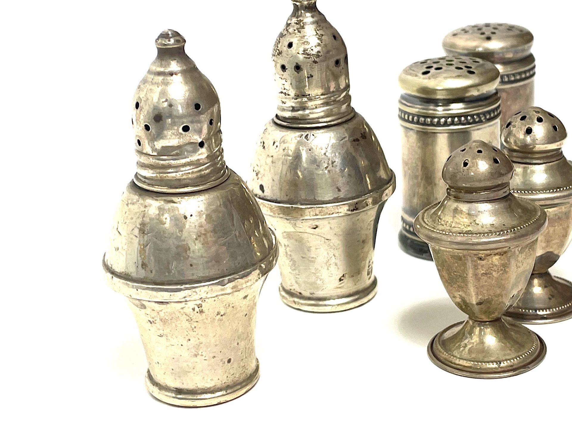 40 pairs of salt/pepper and spice shakers, - Image 4 of 88