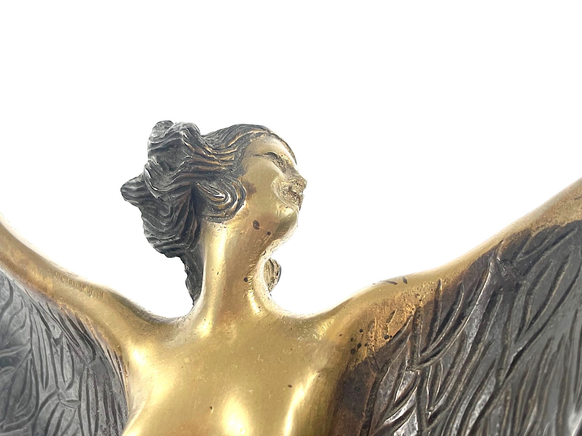 Bronze 'Frau mit Schwingen' - Bild 10 aus 15