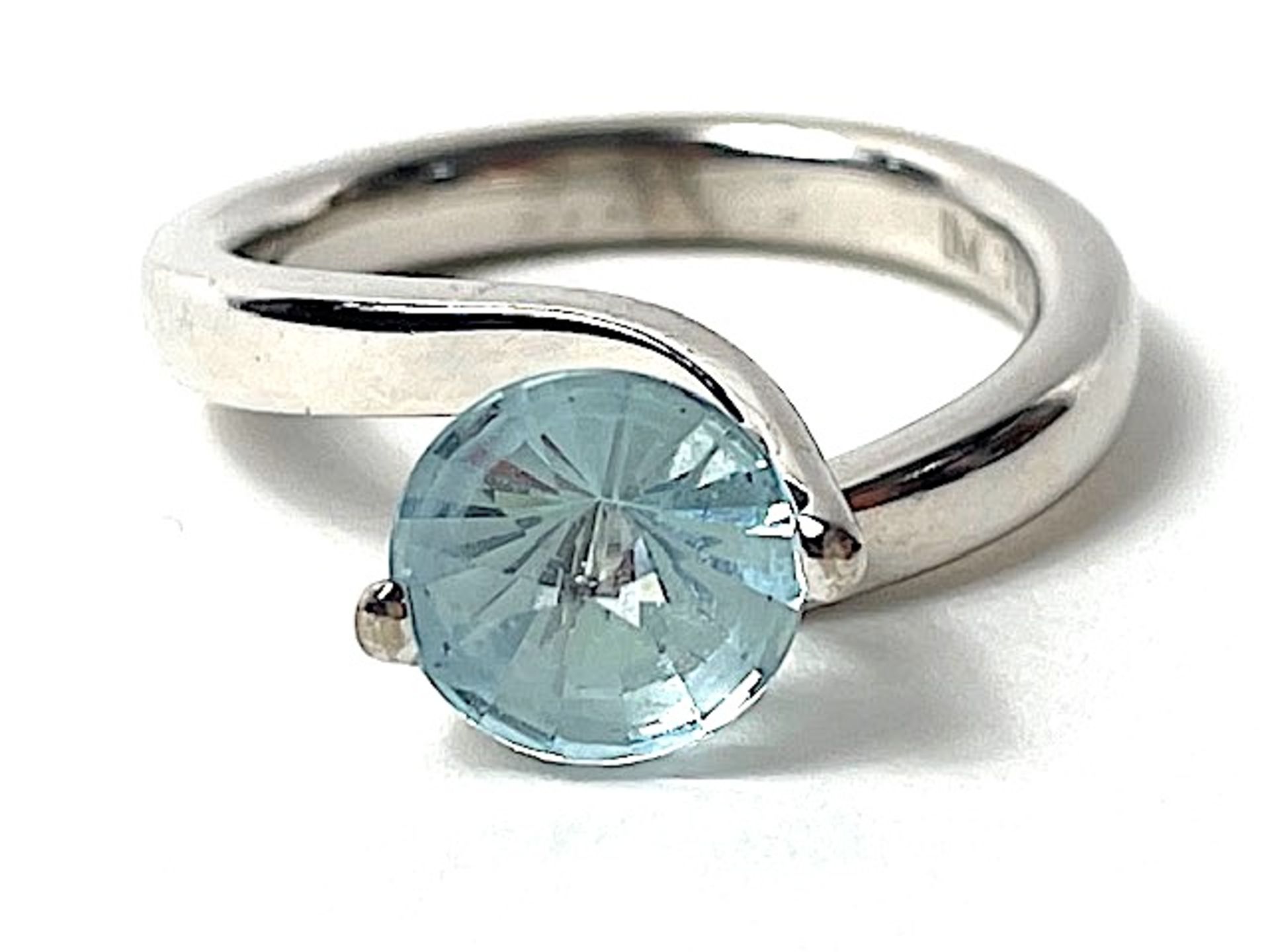 MOMMEN Topaz Ring 18 k white gold