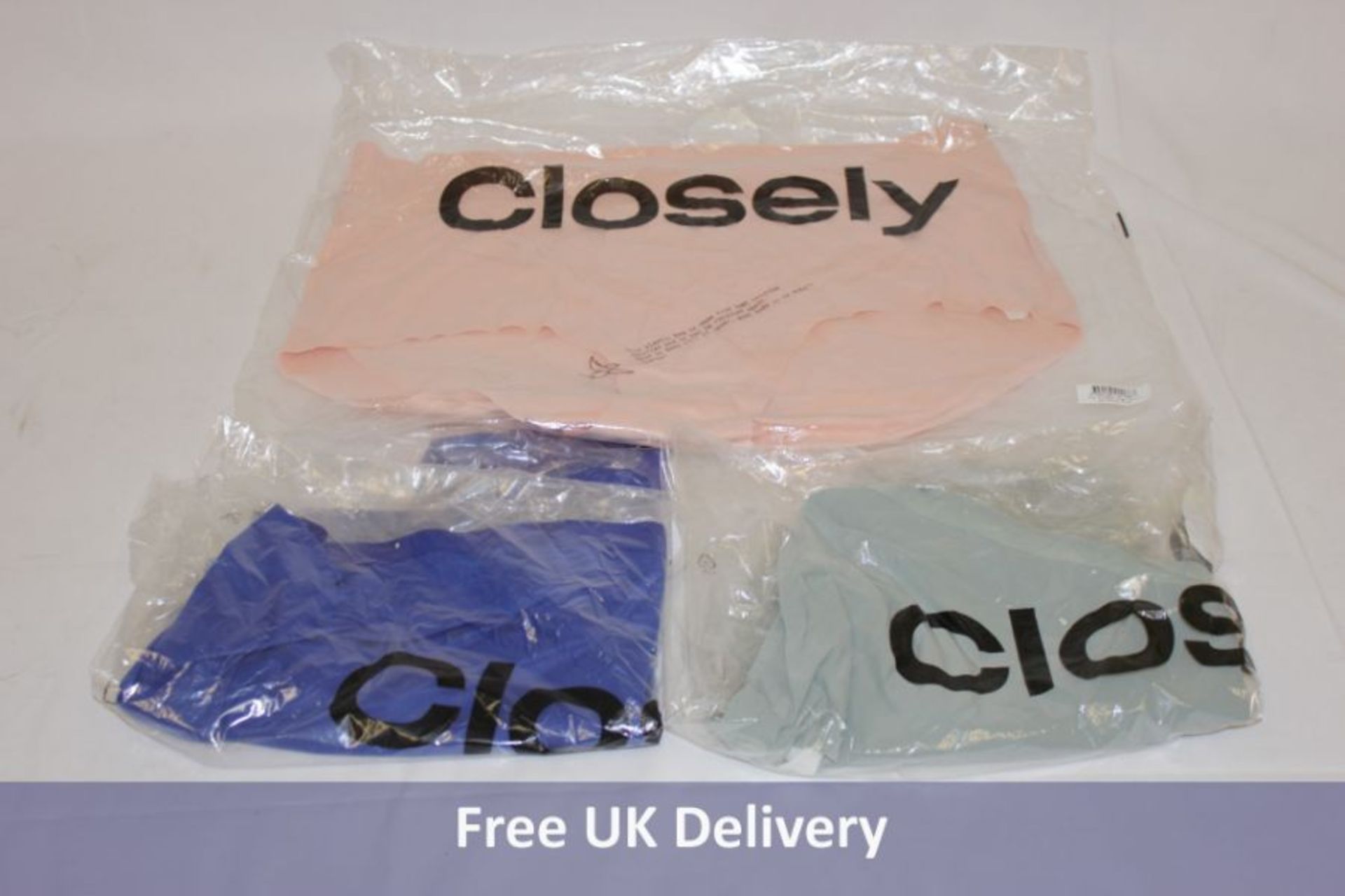 Six Closely Womens Briefs to include 4x Dusty Green, UK Size 3XL, 1x Dusty Pink, UK Size XXL and 1x