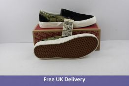 Vans Men's Classic Slip On Trainers, Multicoloured, UK 12. Box damaged