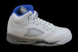 Nike Women's Air Jordan 5 Retro Trainers, White and Royal Blue, UK 4. Scuffs on box