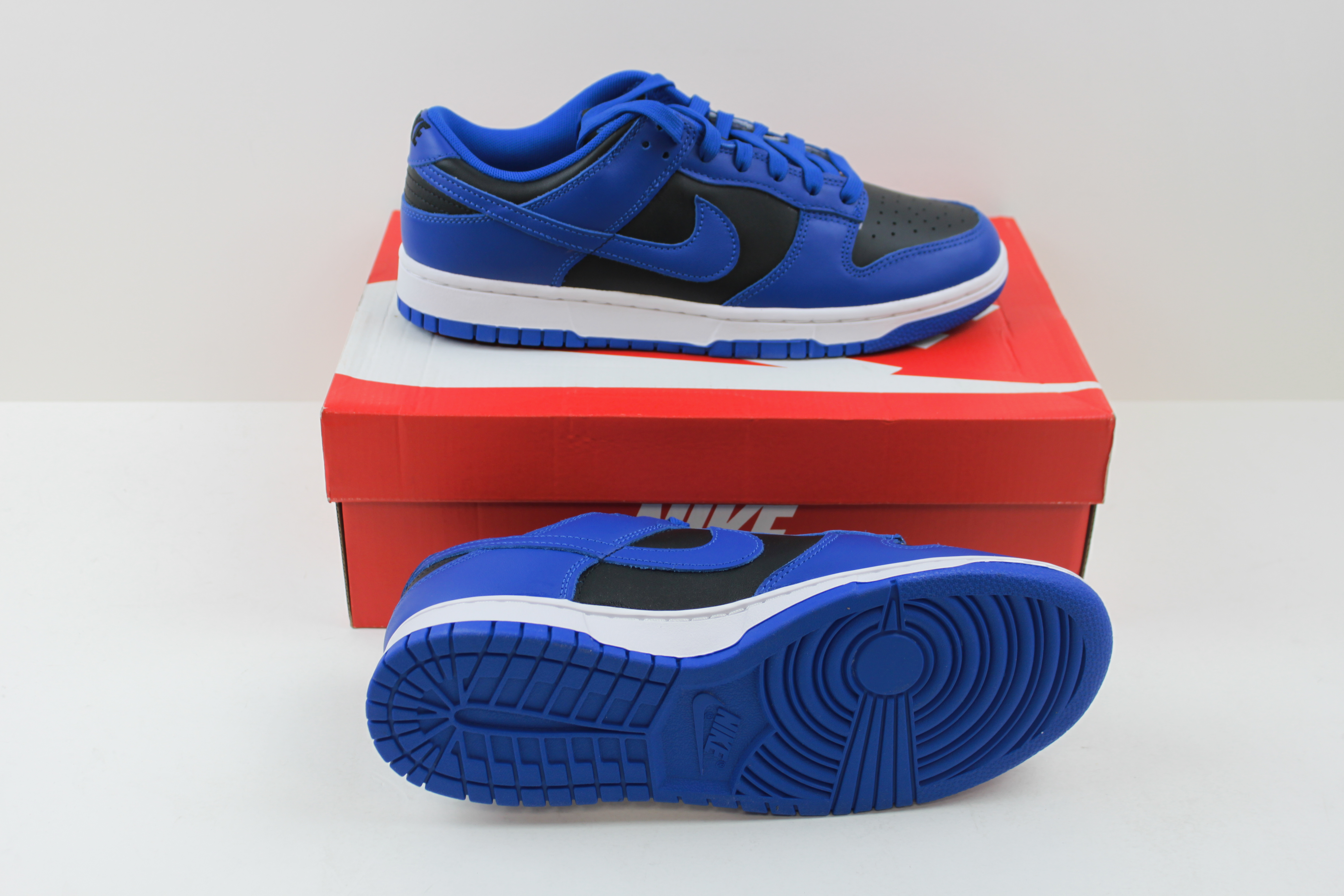 Nike Men's Dunk Low Retro Trainers, Black and Hyper Cobalt, UK 8.5 - Image 2 of 5