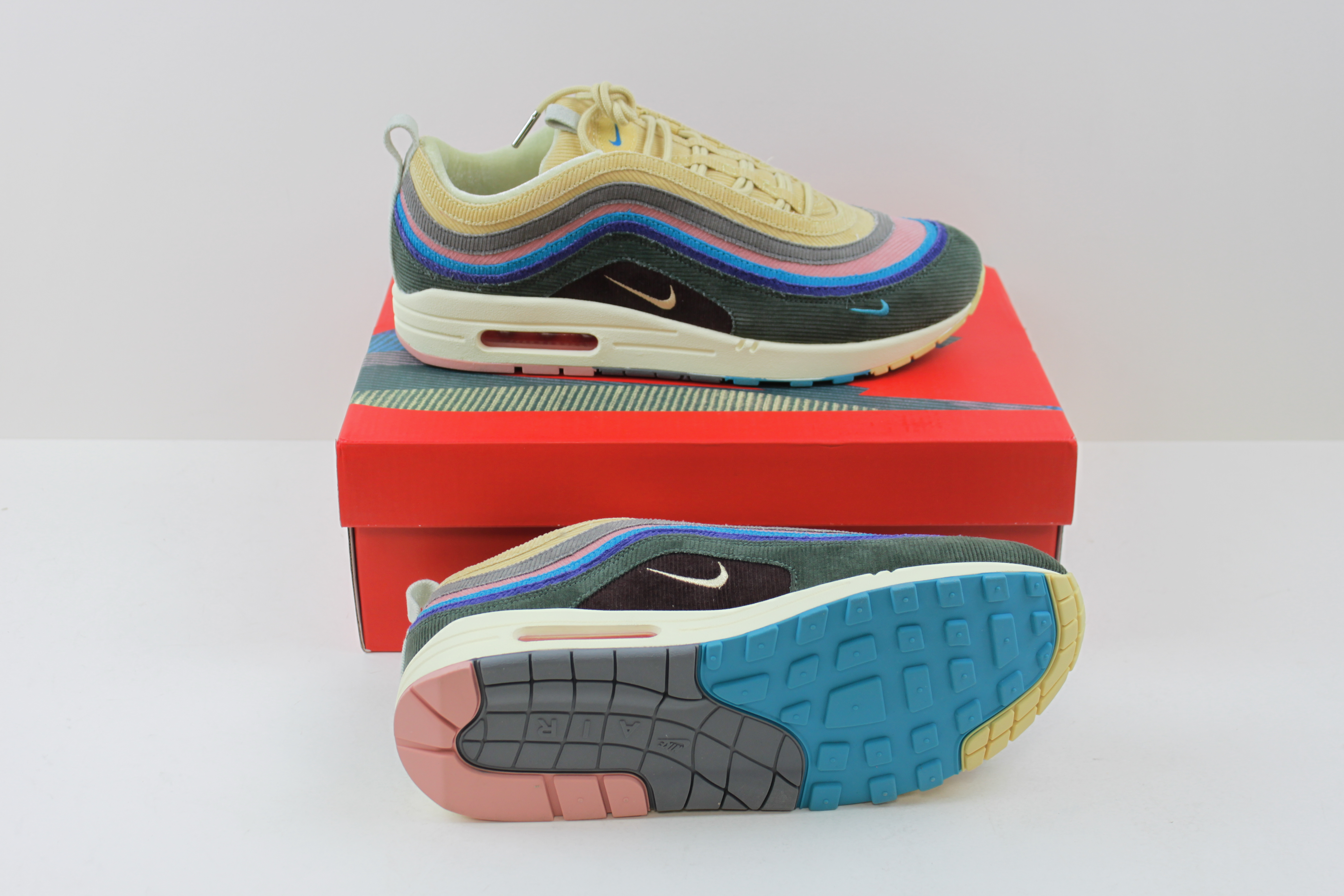 Nike Men's Air Max 1/97 Trainers, 'Sean Wotherspoon', UK 9.5. AJ4219400 - Image 2 of 3