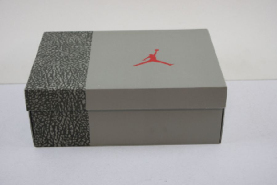 Nike Air Jordan's 3 Men's Retro Trainers, Cool Grey, UK 7 - Image 5 of 5