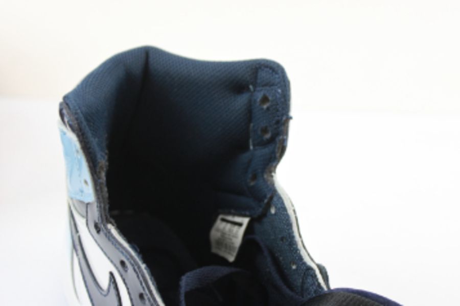 Nike Air Jordan 1 Retro High UNC Patent Trainers, Black, White and Sky Blue, UK 8. Used, Good Condit - Image 5 of 9