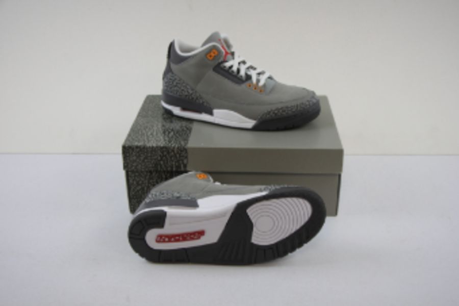 Nike Air Jordan's 3 Men's Retro Trainers, Cool Grey, UK 7 - Image 2 of 5