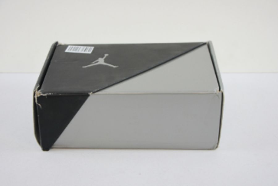 Nike Air Jorden 11 Junior Retro, Black and White, UK 2.5. Damaged Box - Image 6 of 6