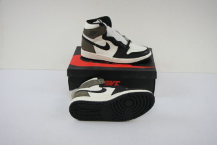 Nike Air Jordan 1 Men's Retro High Trainers, Dark Mocha, UK 10 - Image 2 of 6