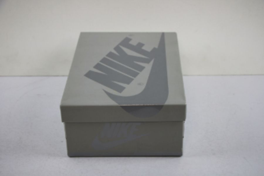 Nike Air Jordan 1 Women's Retro High Trainers, White and Navy, UK 6 - Image 5 of 6
