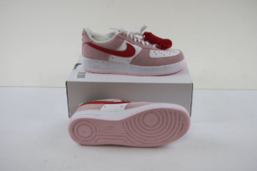 Nike Men's Air Force 1 Low 07 QS Valentine's Day Love Letter 21 Trainers, Tulip Rose and University - Image 2 of 6