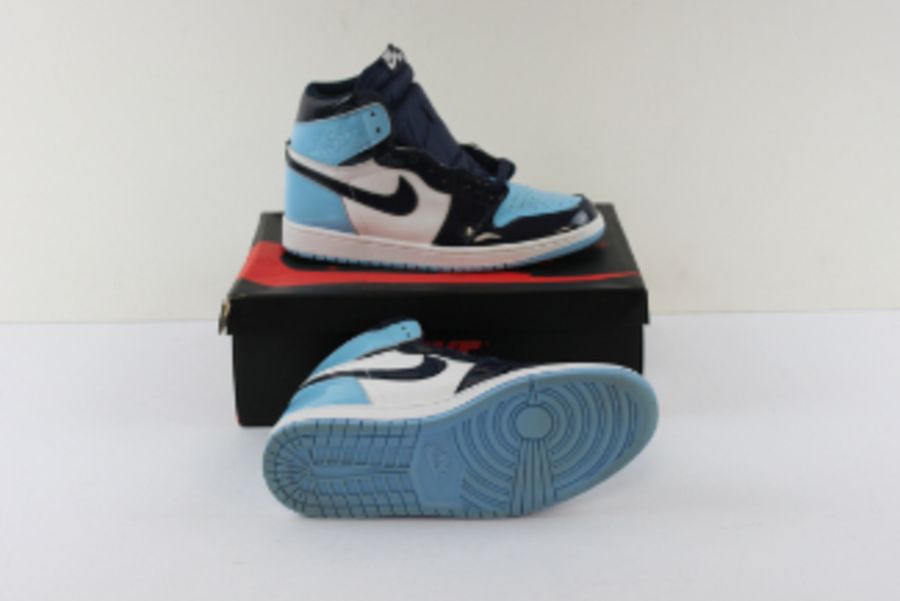 Nike Air Jordan 1 Retro High UNC Patent Trainers, Black, White and Sky Blue, UK 8. Used, Good Condit - Image 2 of 9