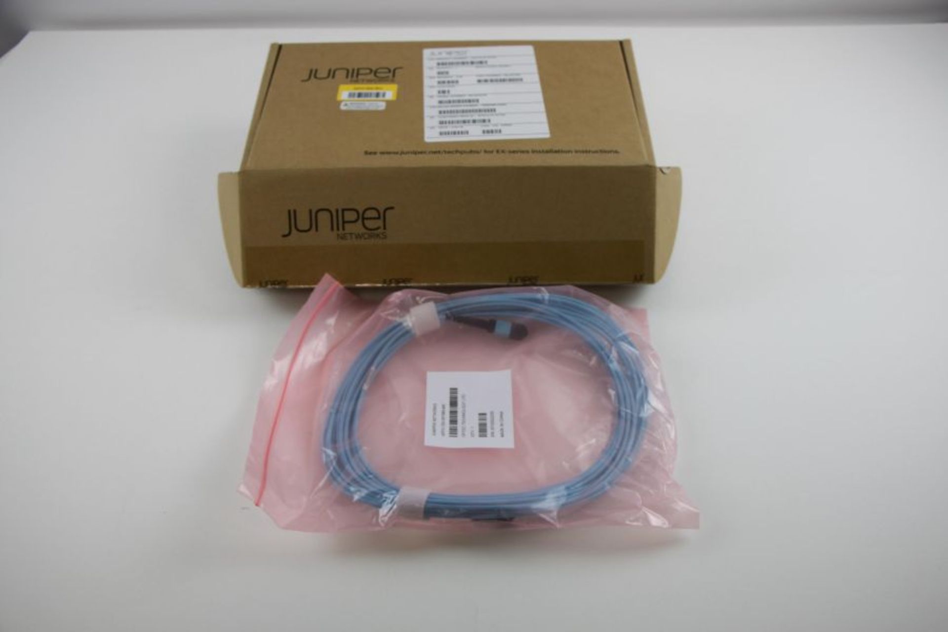 Juniper Networks Network Cable, 10m, MTP12-FF-M10M