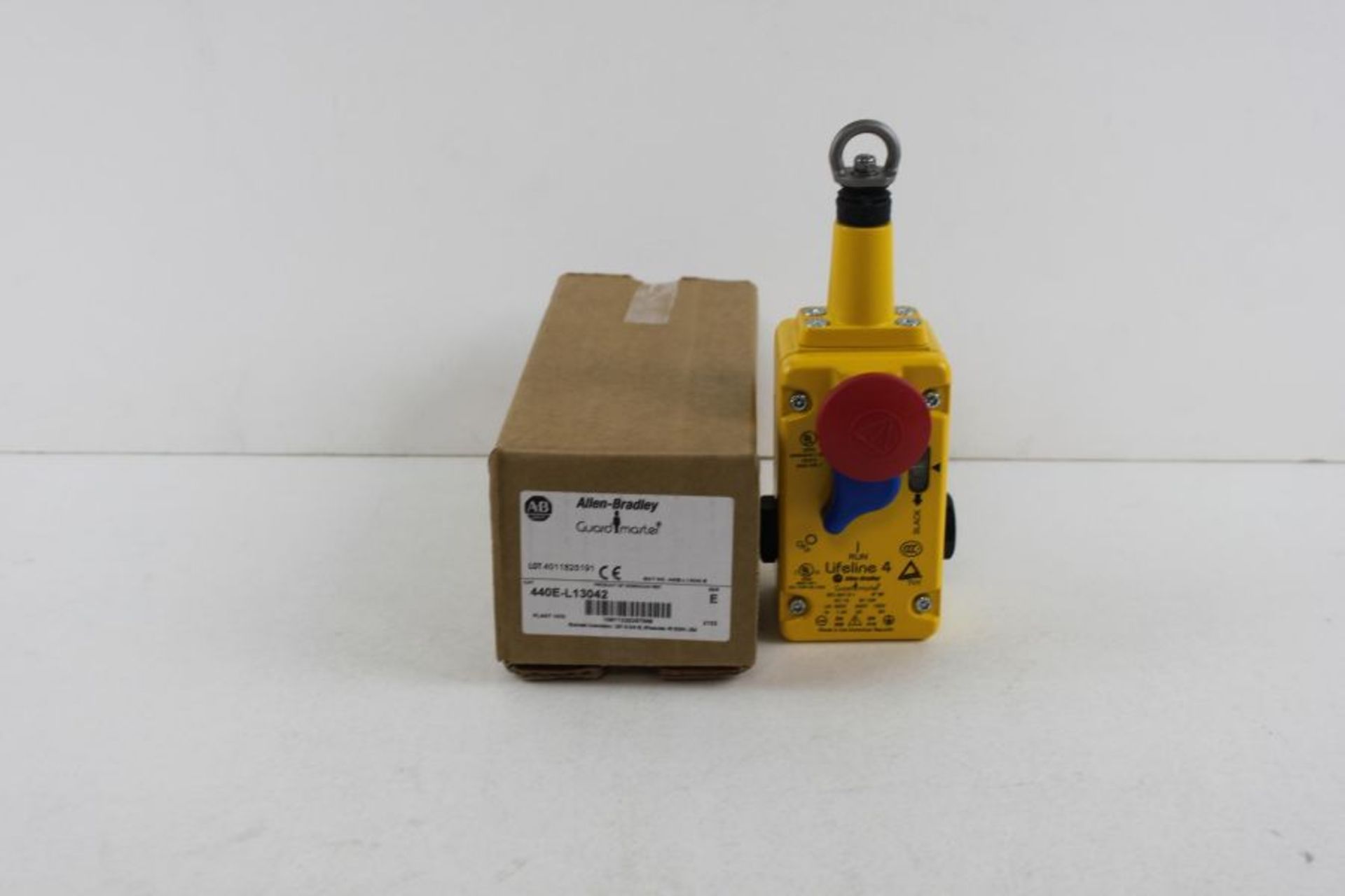 Allen Bradley Guardmaster 440E Cable Switch, Yellow