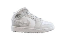 Nike Kids Air Jordan 1 MID SE GS Trainers, White and Grey, UK 4.5