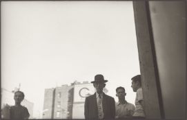 Saul Leiter. Man with Tie. Um 1949
