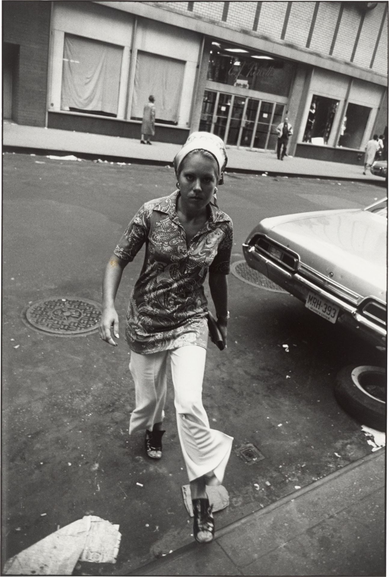 Garry Winogrand. New York, from the series ”Women are Beautiful”, 1960–1975.