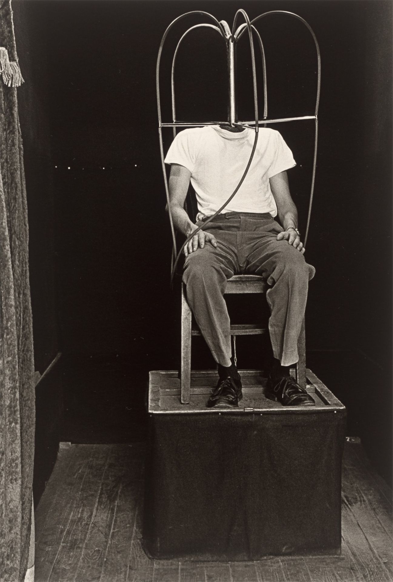 Diane Arbus. Headless Man NYC. 1962