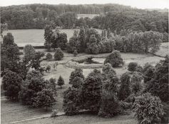 Albert Renger-Patzsch. „Schloss Cappenberg. Park v.[on] d.[er] Schlossterrasse aus gesehen“. 1949/50