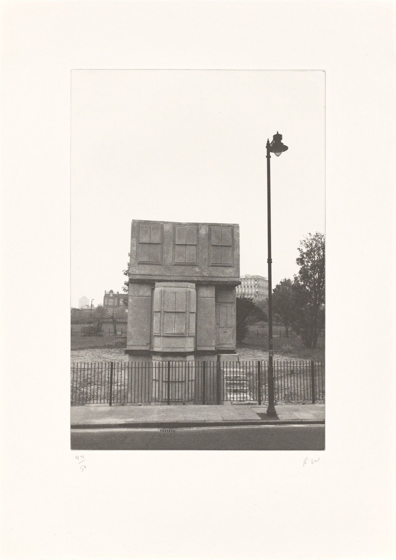 Rachel Whiteread. "House". 1995