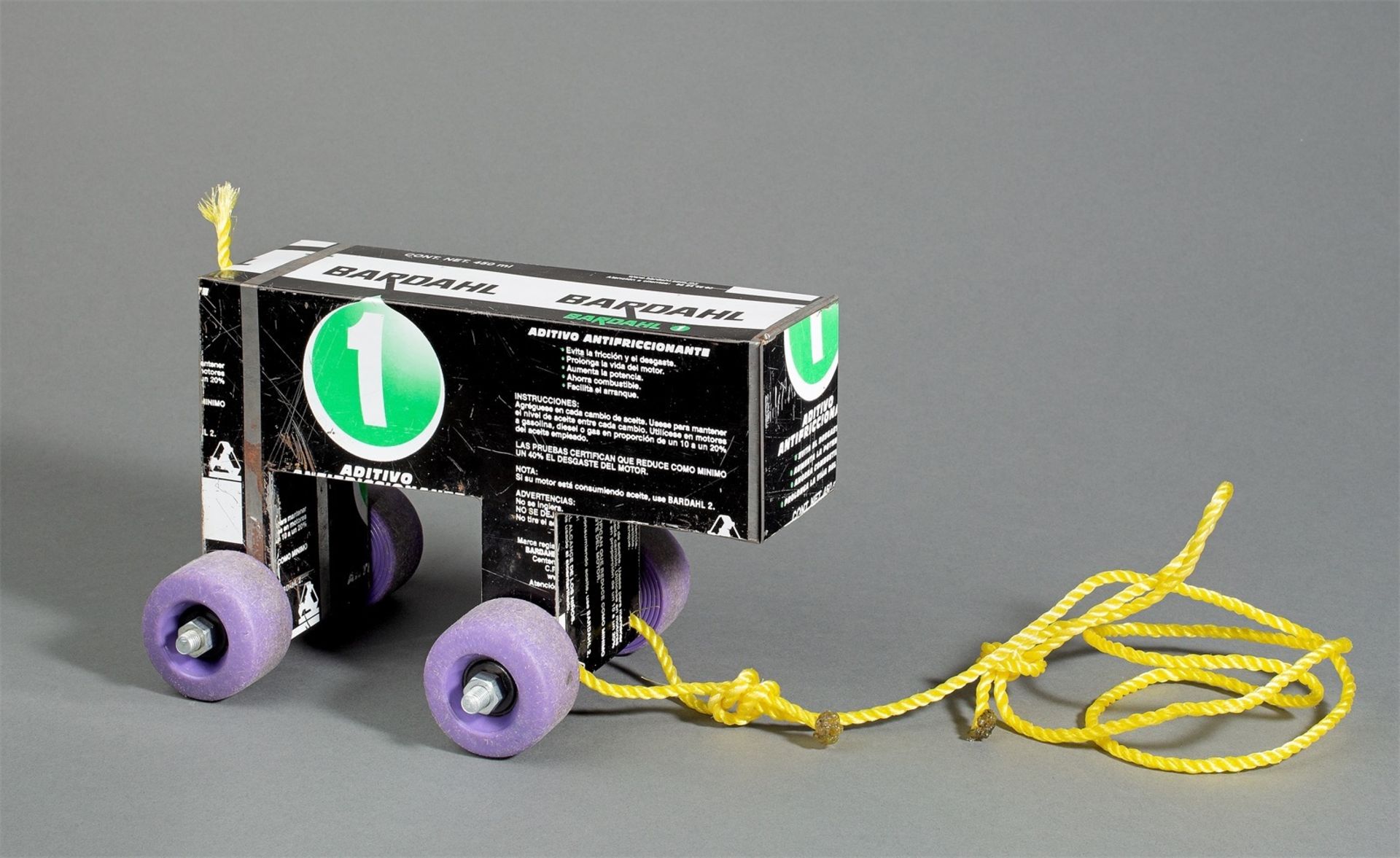 Francis Alÿs. „Ghetto Collector“. 2003