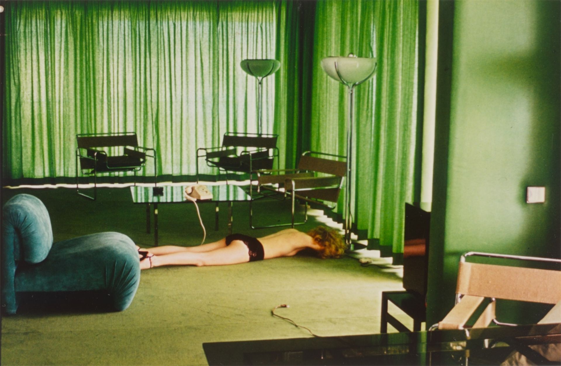 Helmut Newton. Grüner Zimmer Mord. 1975 - Bild 4 aus 10