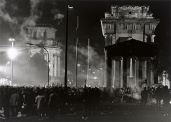 Barbara Klemm. „Tag der deutschen Vereinigung, Berlin, 3. Oktober, 1990“.