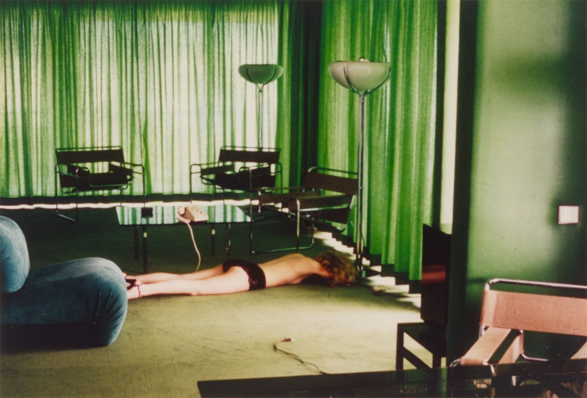 Helmut Newton. Grüner Zimmer Mord. 1975 - Bild 3 aus 10