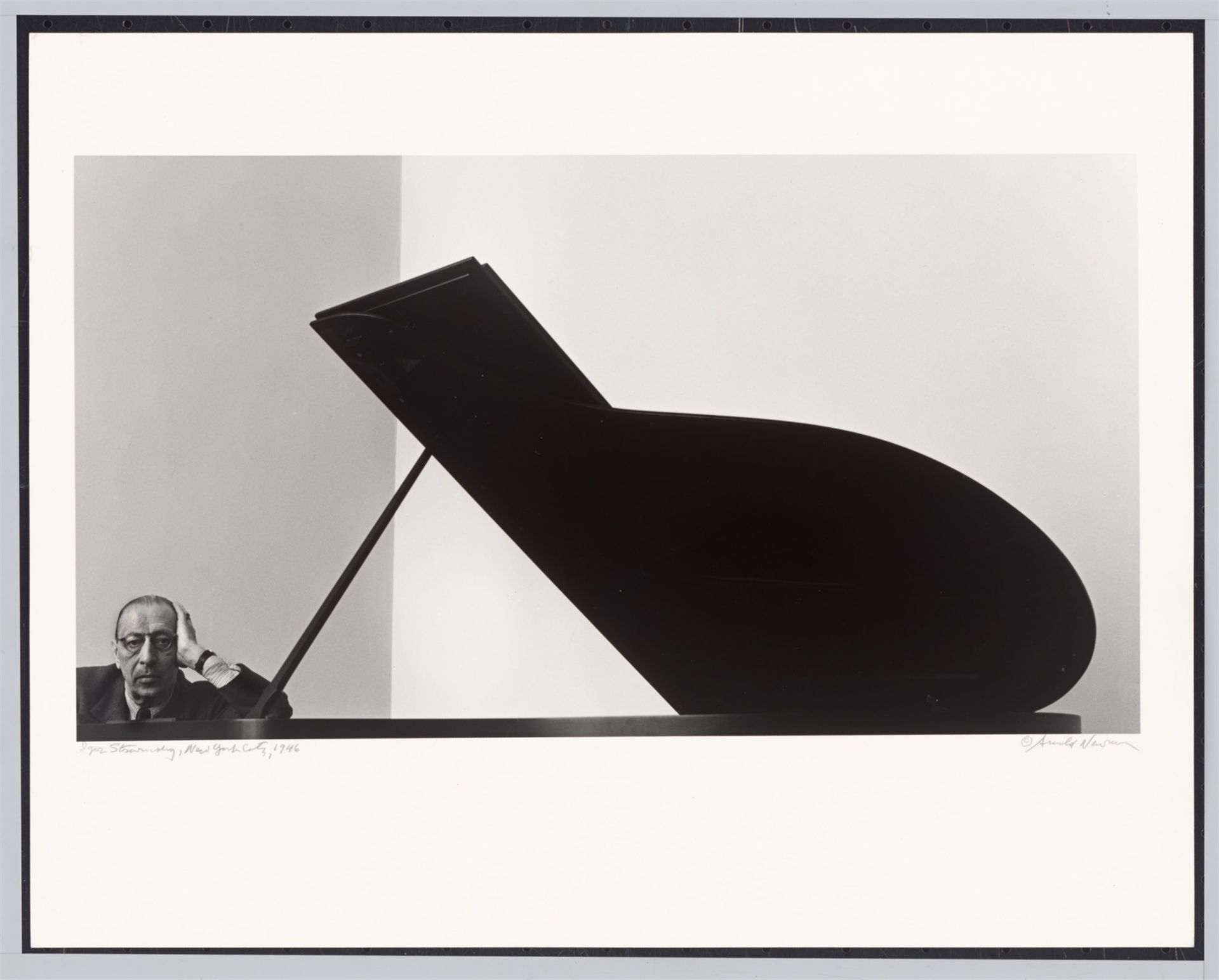 Arnold Newman. „Igor Strawinsky, New York City“. 1946 - Bild 2 aus 4