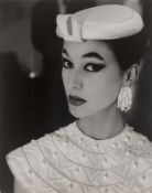 Hubs Flöter. Modeaufnahme (Modell: Lena Madsen). Um 1958
