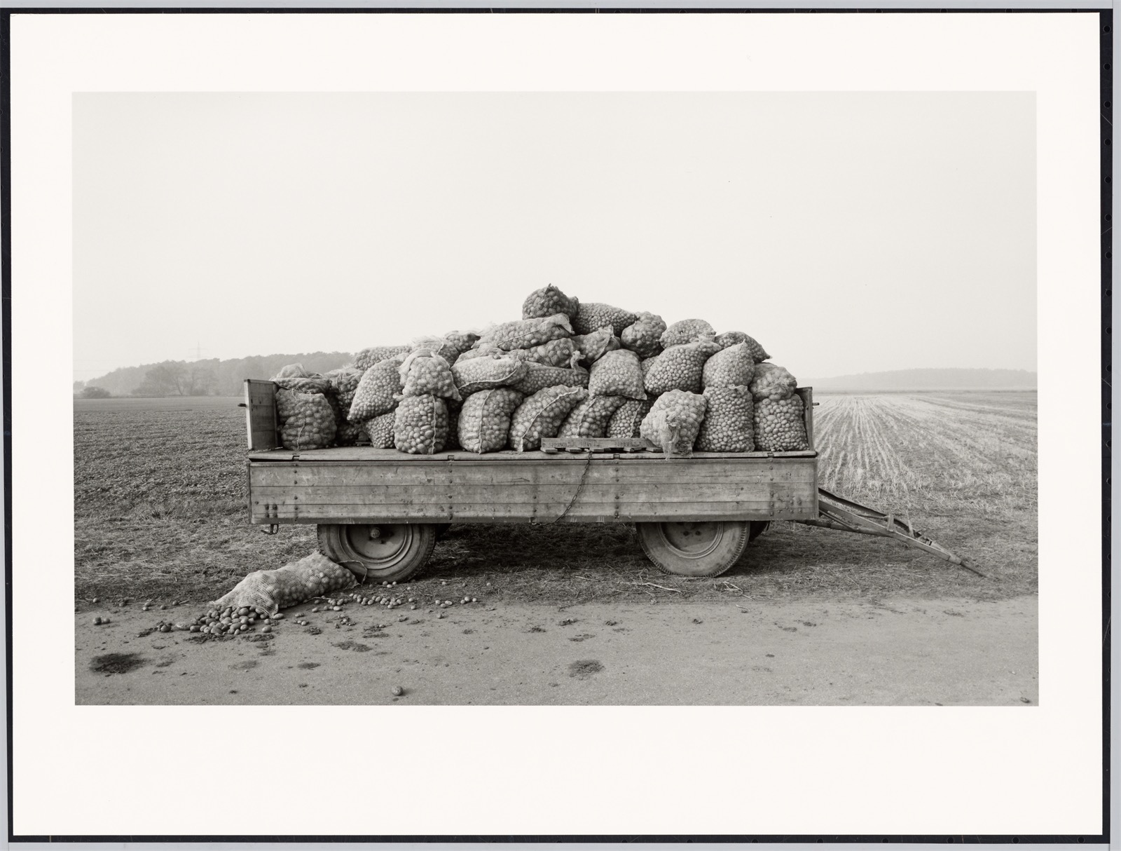 Heinrich Riebesehl. ”Schillerslage, Hannover, Oktober 1978”, from the series ”Agrarlandschaft…. 1978 - Image 2 of 4