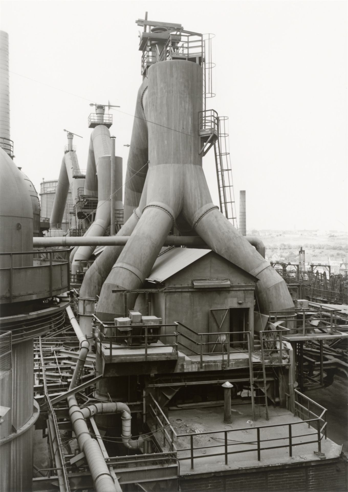 Bernd and Hilla Becher (Siegen 1931 - 2007 Rostock / Potsdam 1934 - 2015 Düsseldorf). Hochofe…. 1986