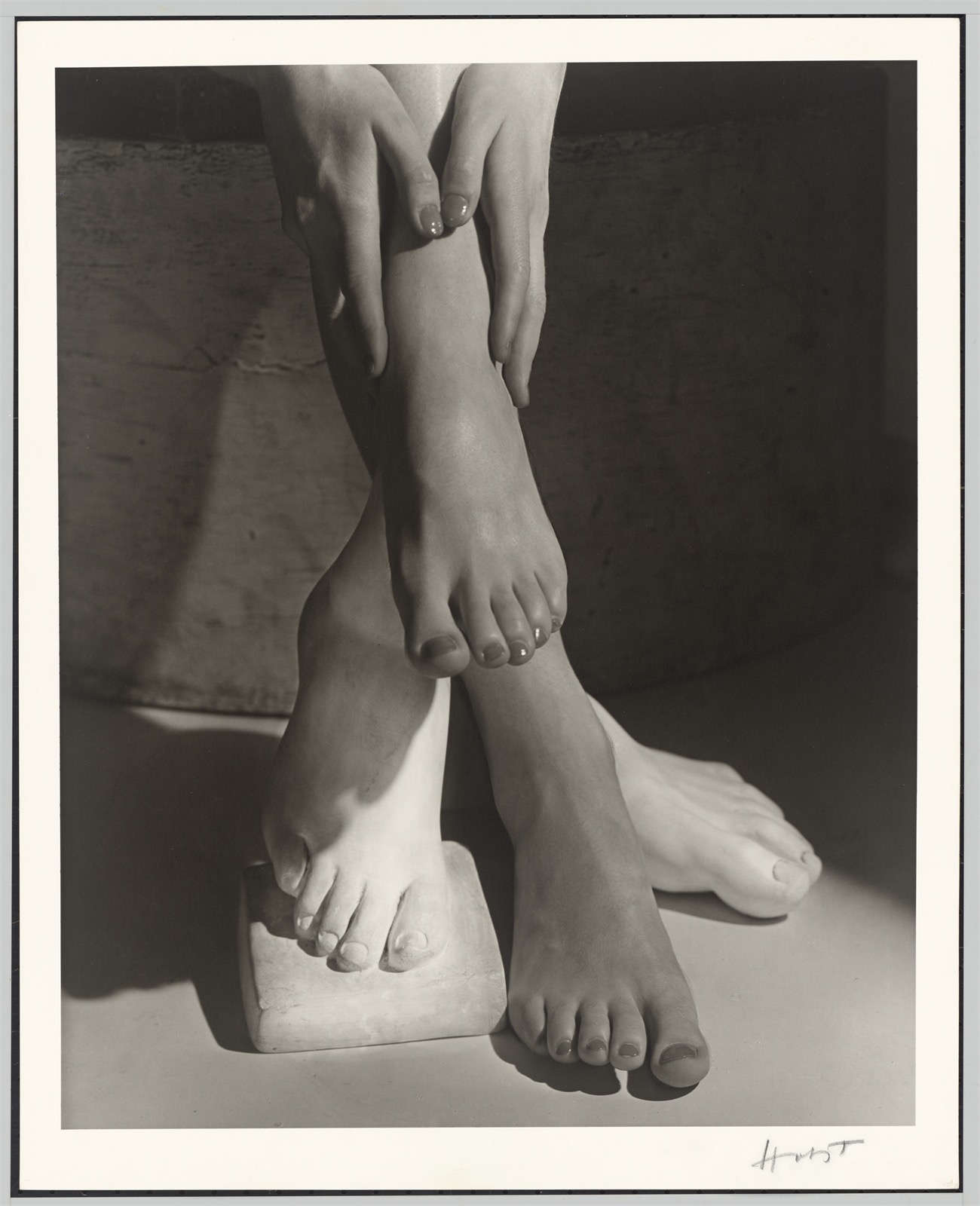 Horst P. Horst (i.e. Horst Paul Albert Bohrmann). Barefoot Beauty. 1941 - Image 2 of 4