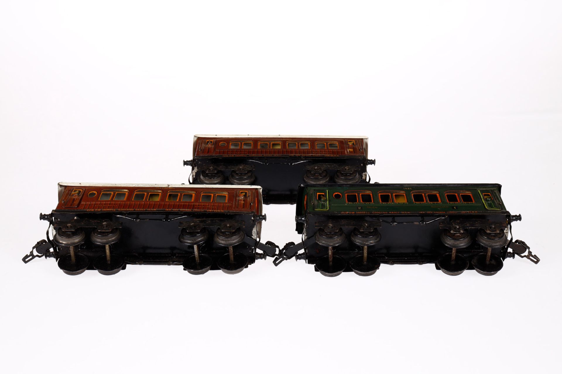 Märklin Zugpackung, Spur 0, Uhrwerk intakt, mit 2-B Dampflok E 1040, Tender, 3 Wagen 1886 und - Bild 7 aus 7