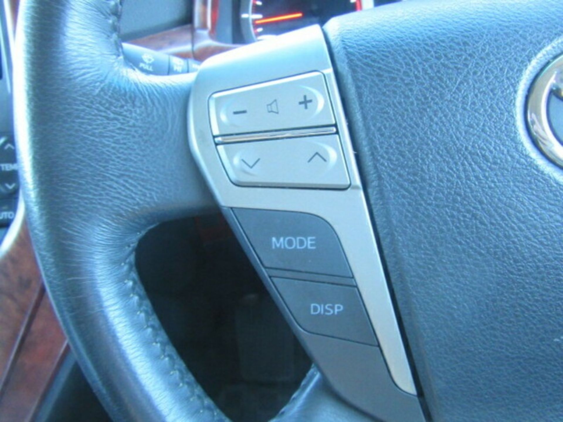 2011 Toyota Vellfire (Alphard) 2.4 - Petrol ULEZ compliant. - Image 14 of 16