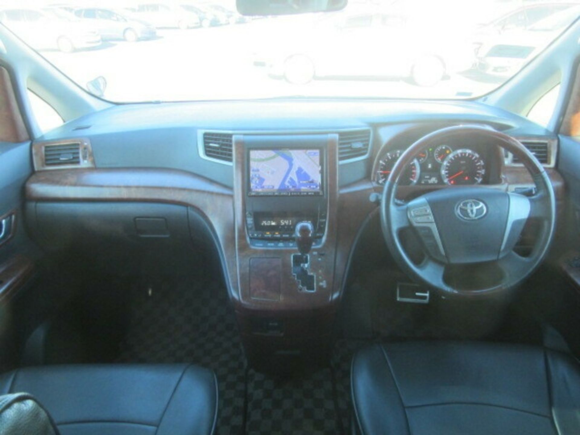 2011 Toyota Vellfire (Alphard) 2.4 - Petrol ULEZ compliant. - Image 11 of 16