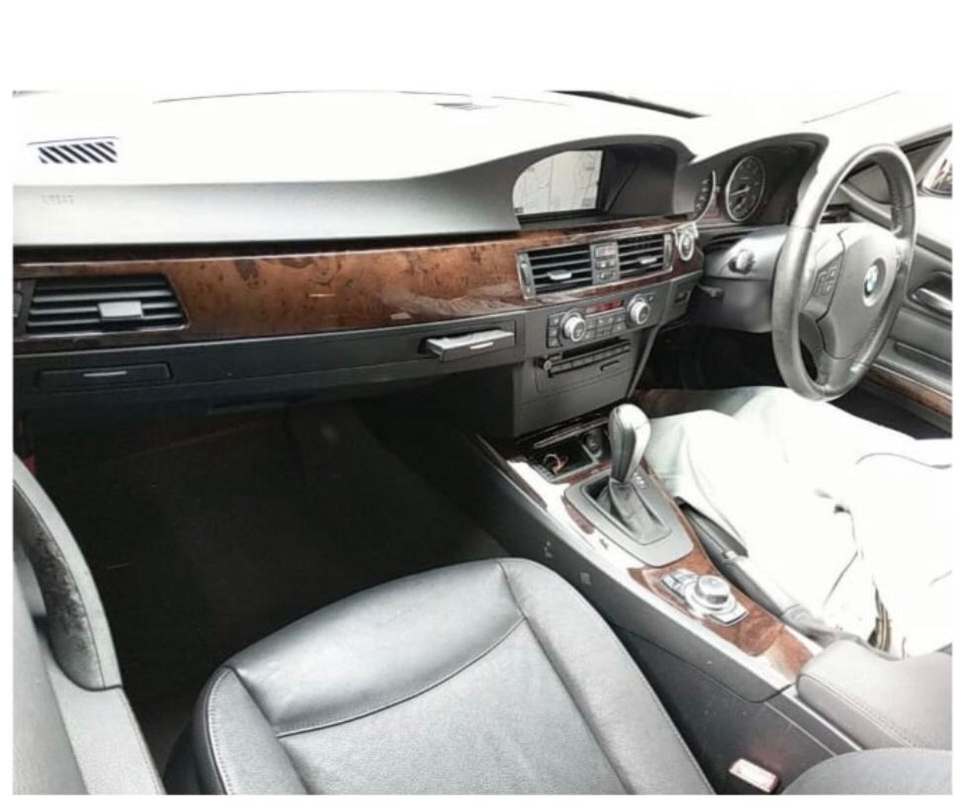 2010 BMW 320i Estate - Petrol ULEZ complient. - Image 4 of 5
