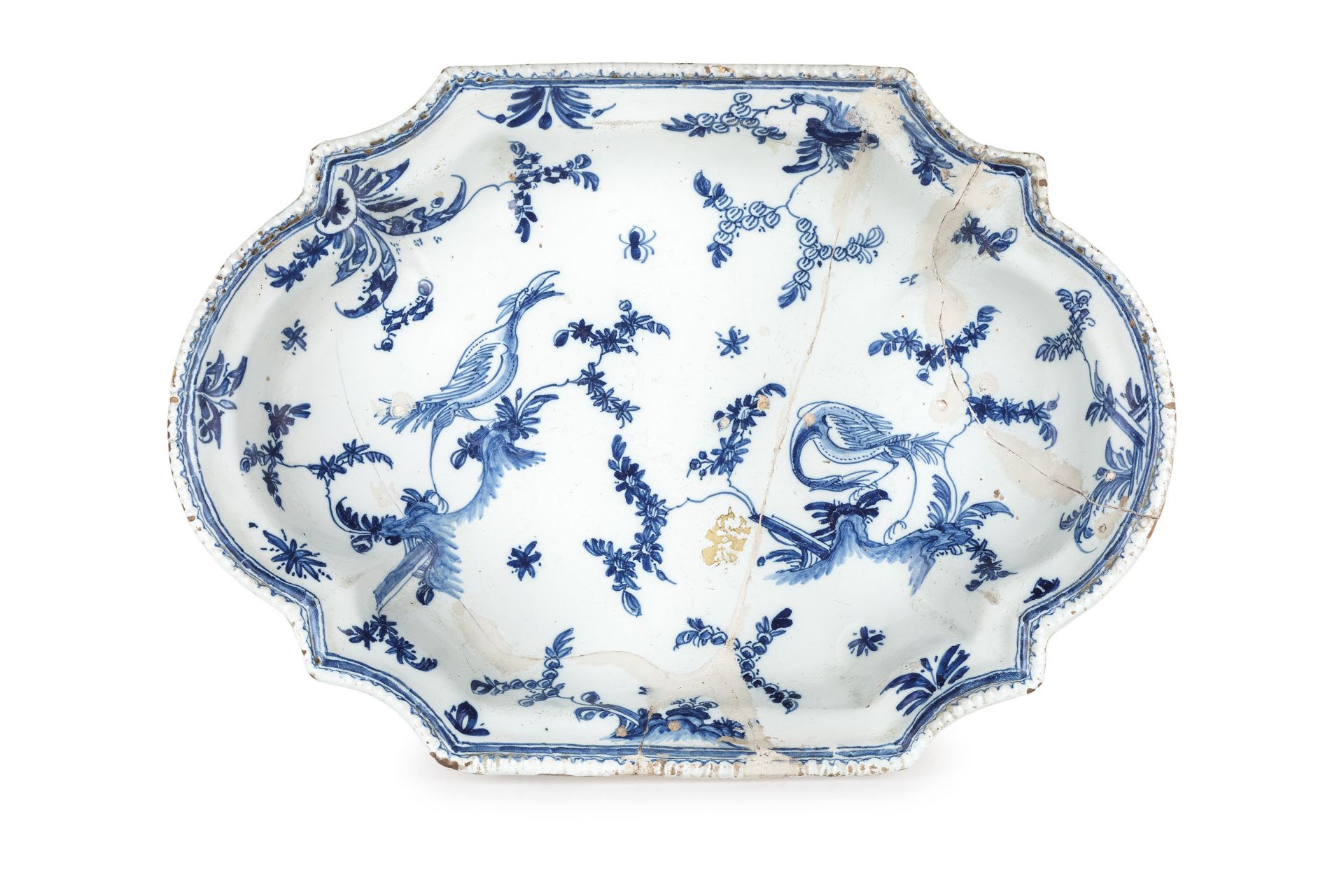 PIATTO DI SERVIZIO IN MAIOLICA BIANCA E BLU, FORNACE FRANCESE, FINE DEL XVIII SECOLO