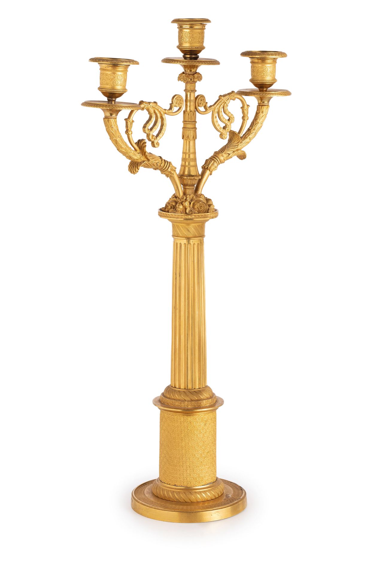 COPPIA DI CANDELABRI IN BRONZO DORATO, XIX SECOLO